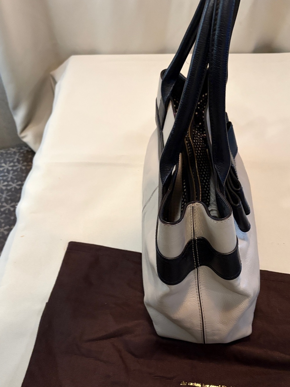kate spade Black and Cream Leather Bow Tote - Picture 4 of 12